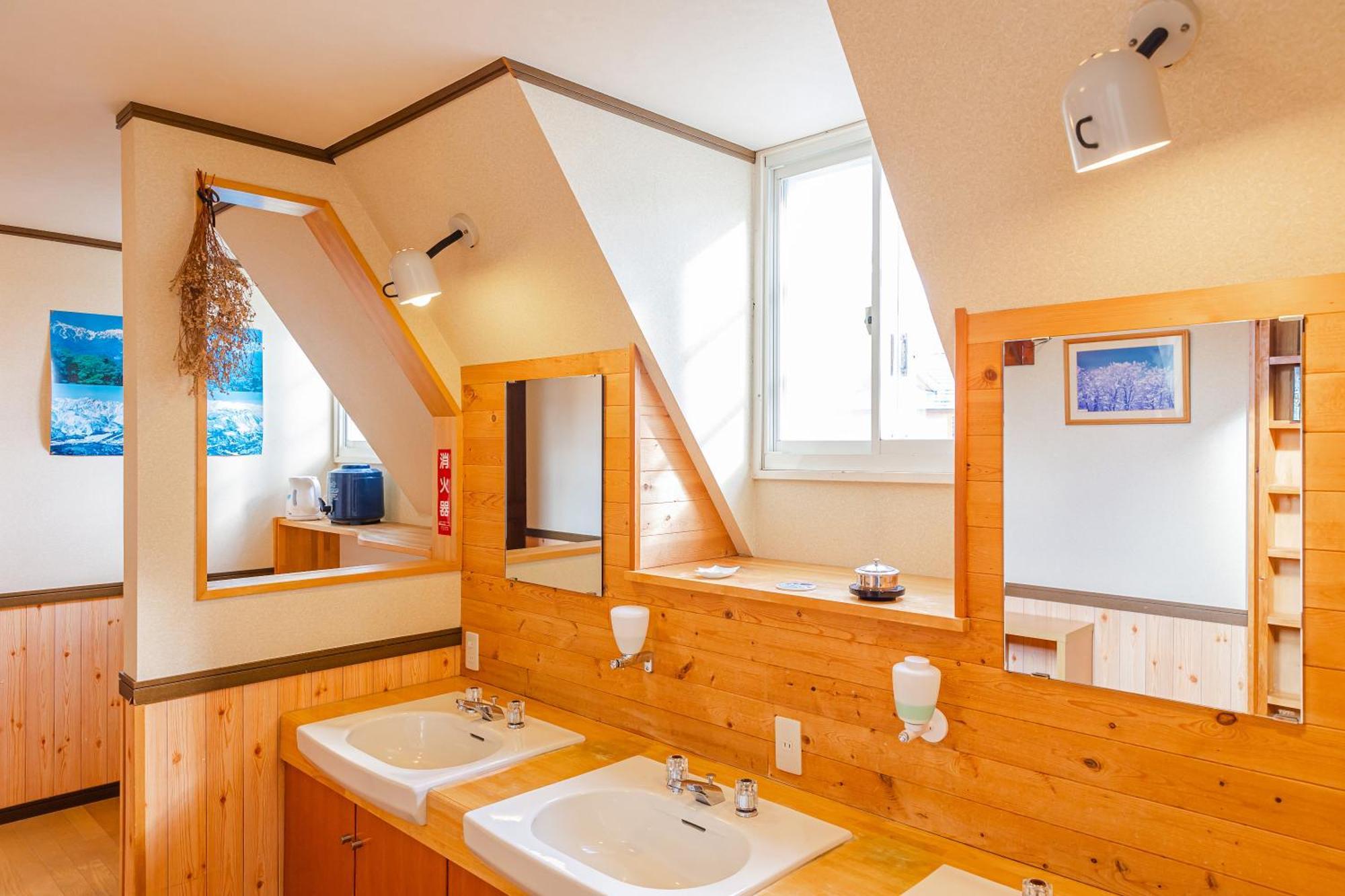 Funny Inn Hakuba Exterior photo